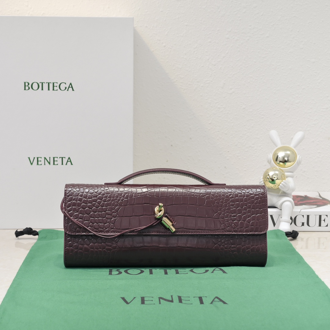 Bottega Veneta Clutch Bags